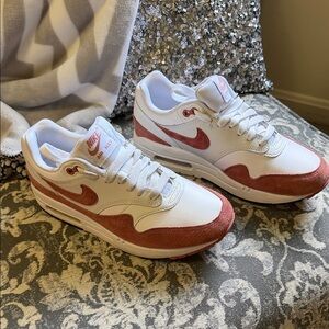 Nike White & pink Air Max 1 Sneakers